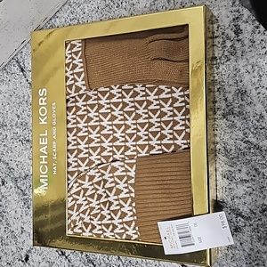Michael Kors Knit 3 piece Set Hat Scarf Gloves bundle